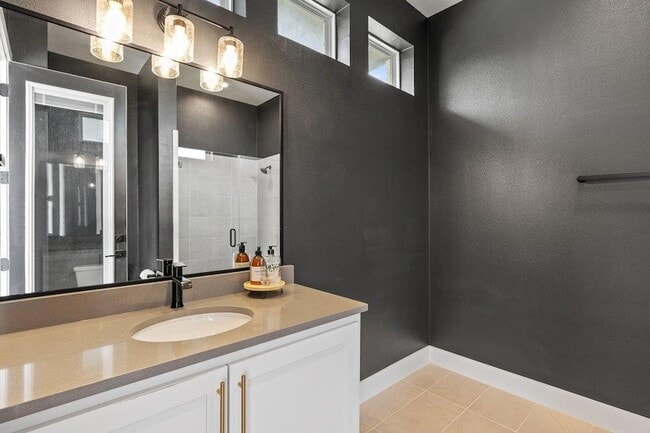 Building Photo - 802 Geiger Path