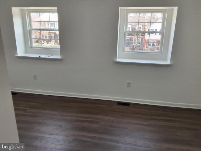 Building Photo - 14874 Emberdale Dr