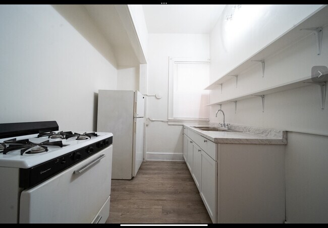 Building Photo - 1386 S 3rd St