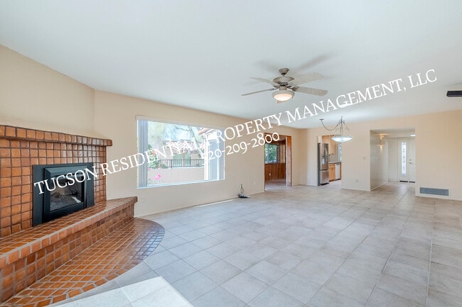 Building Photo - 5084 N Camino Del Lazo