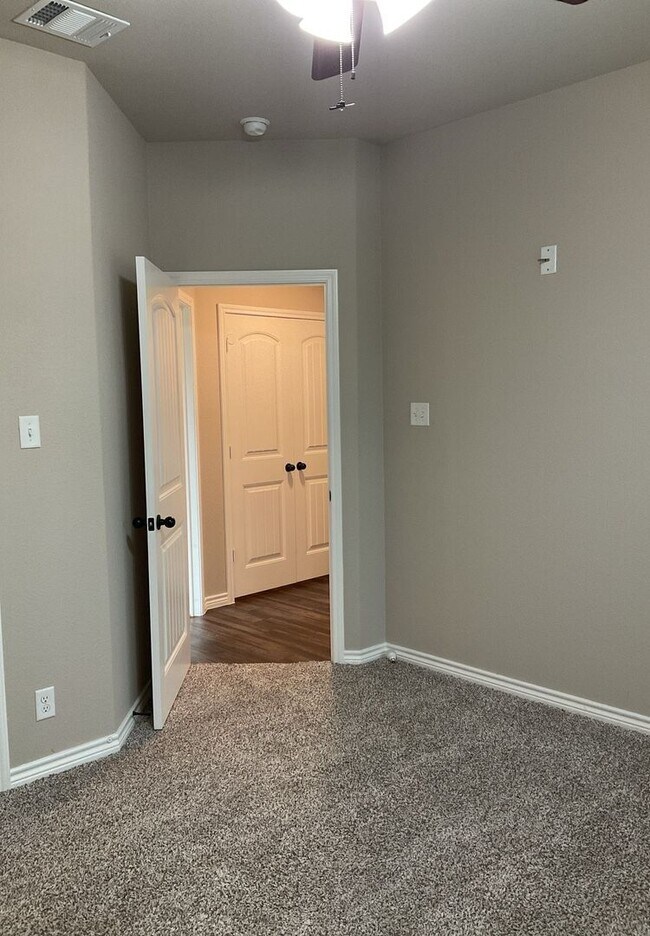 Building Photo - 4509 Colonel Dr