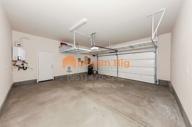 Building Photo - 2256 Stelamar Wy