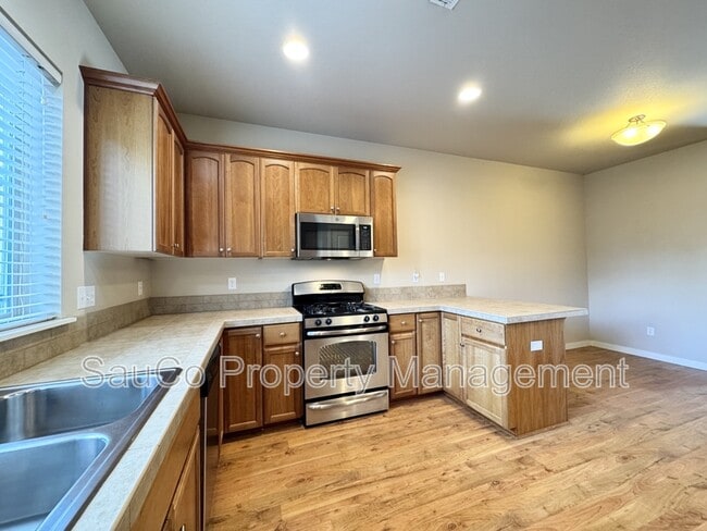 Building Photo - 10438 SW Akilean Terrace