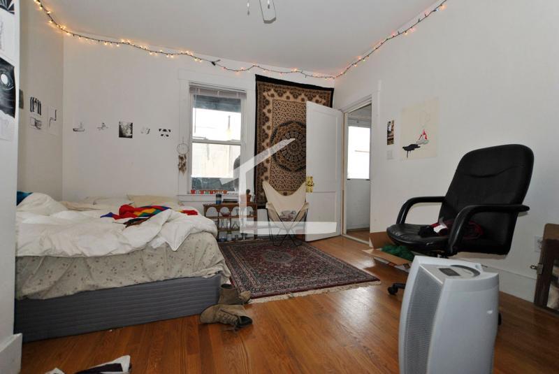 Building Photo - 8 Saint Lukes Rd