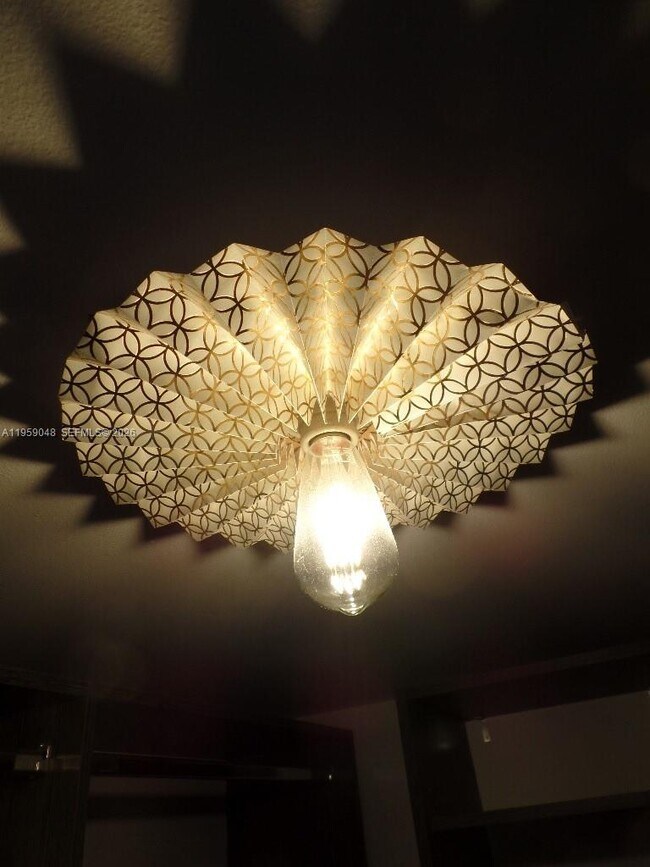 Building Photo - 6770 Indian Creek Dr