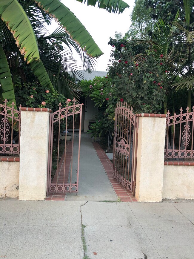 Entrance to property - 19915 Saticoy St