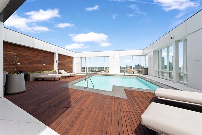 Building Photo - 188 Brookline Ave