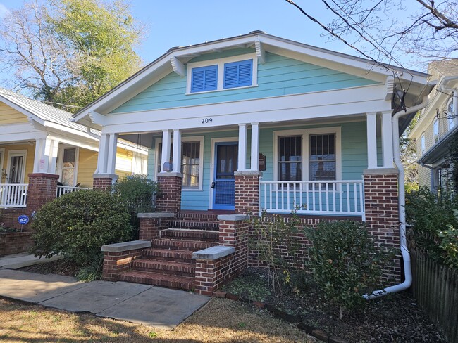 Building Photo - 209 S 2nd St