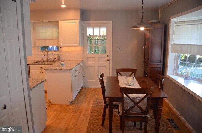 Building Photo - 8705 Yardley Dr