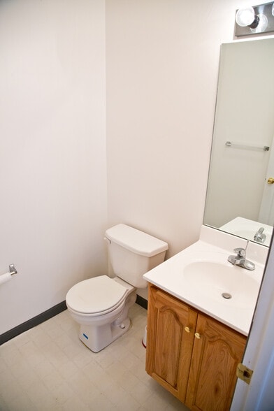 Building Photo - 1460 Blue Course Dr