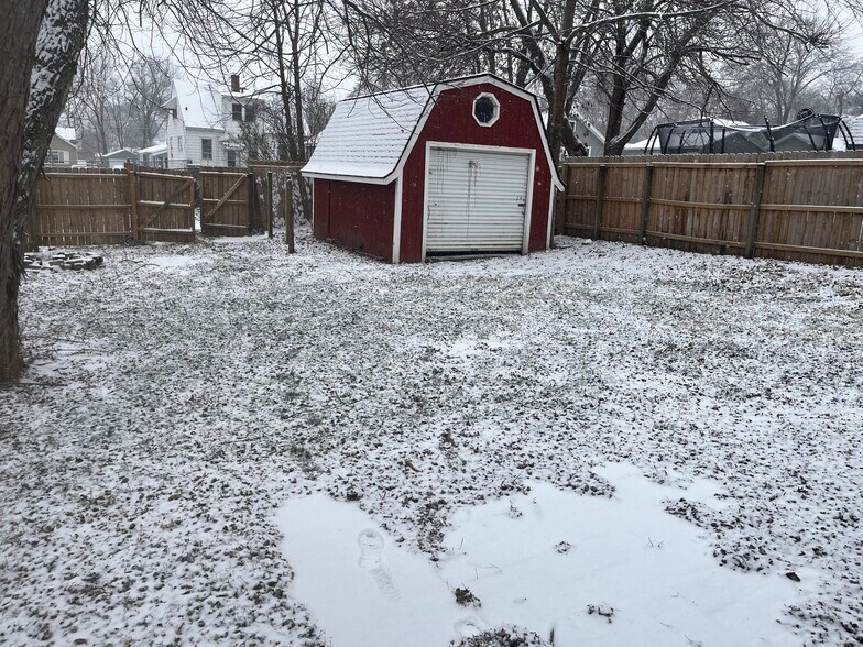 Building Photo - 312 Treasure St