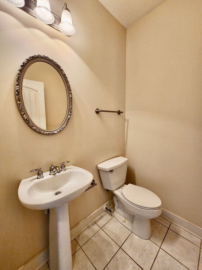 Building Photo - Luxury condo in Charleston National with g...