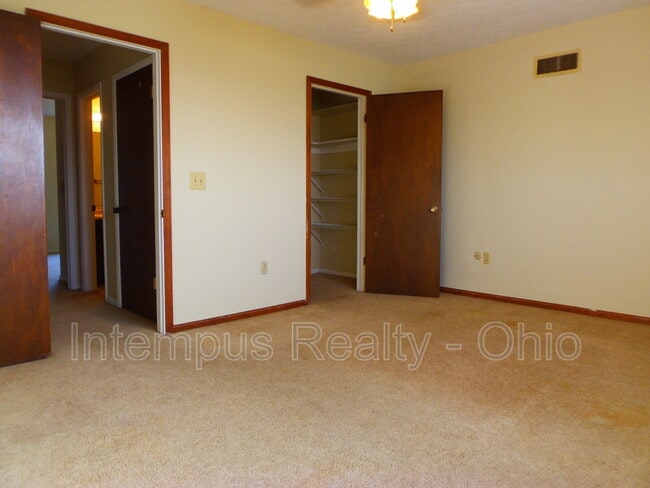 Building Photo - 2011 Baldwin Rd