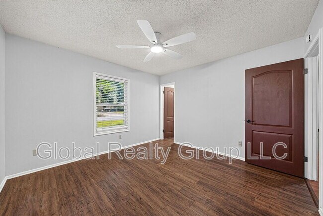 Building Photo - 138 Bobolink Dr
