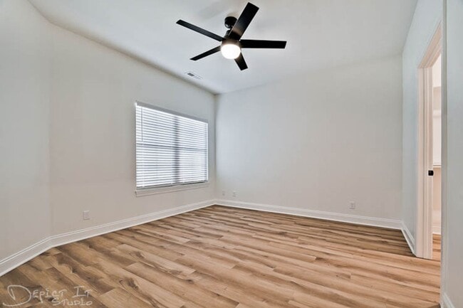 Building Photo - 2 Bed, 2 Bath Patio Homes located in Big Creek Country Club