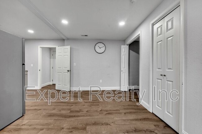 Building Photo - 532 Athens Ct