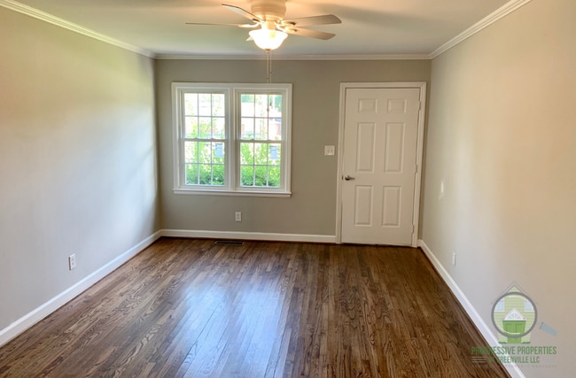 Building Photo - 201 Oakland Ave