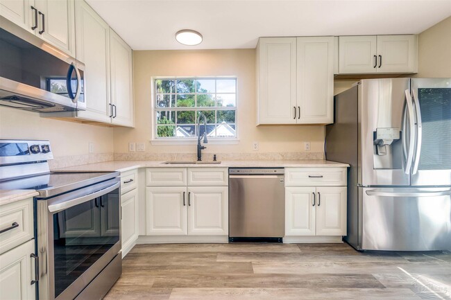 Building Photo - 1356 Sterling Point Dr