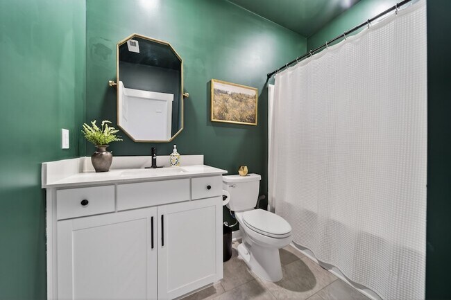 Building Photo - 313 Gingerwood Ln