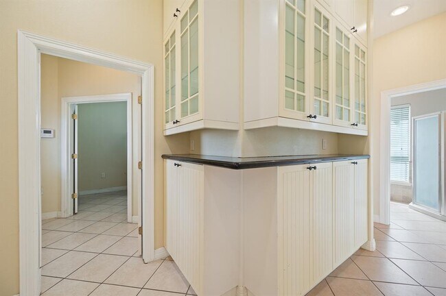 Building Photo - 13819 Lakeview Meadow Dr