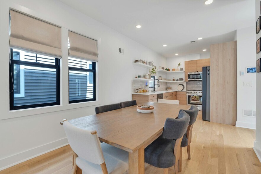 Building Photo - 71 Mission St