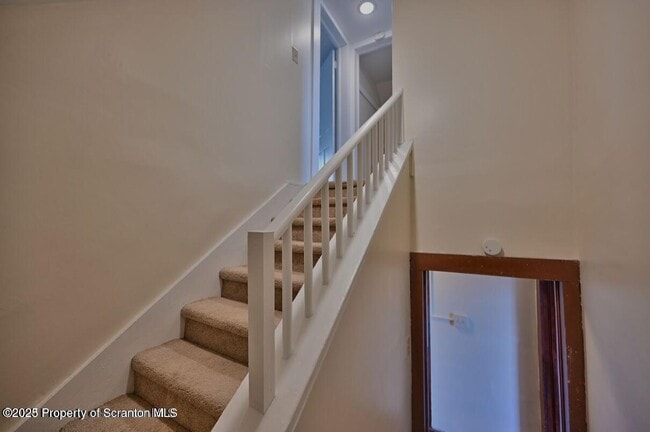 Building Photo - 1025 Ridge Ave