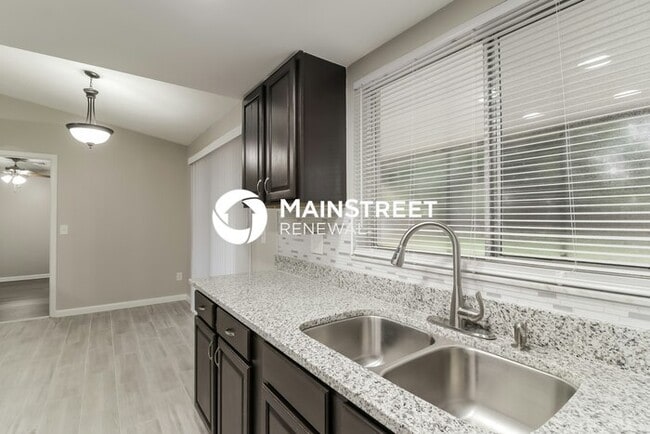 Building Photo - 3 Bedroom Pet-Friendly Home in Orlando, FL...