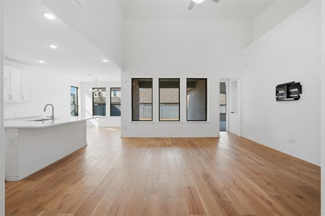 Building Photo - 537 Oakmoss St