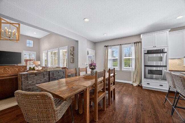 Building Photo - "Spacious 5-Bedroom Retreat on South Quantock Way - Perfectly Designed for Comfort and Style!"  A...