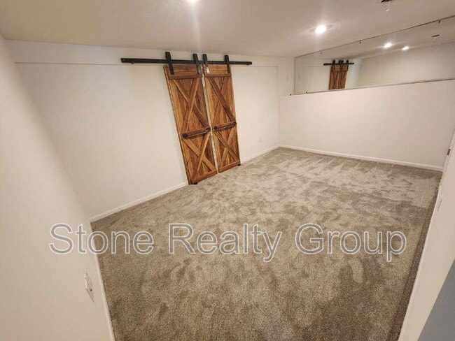 Building Photo - 44 Allendale Ln