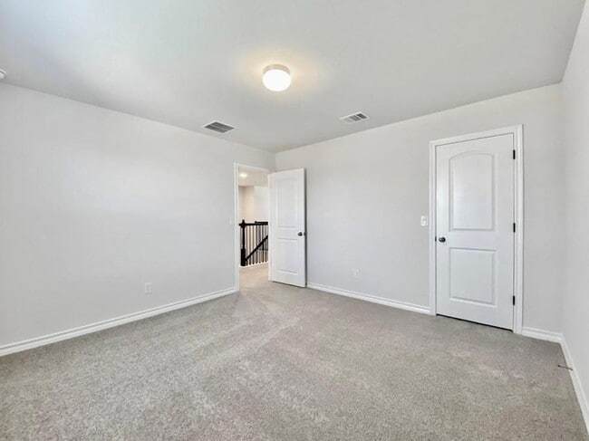 Building Photo - 208 Caisson Trl