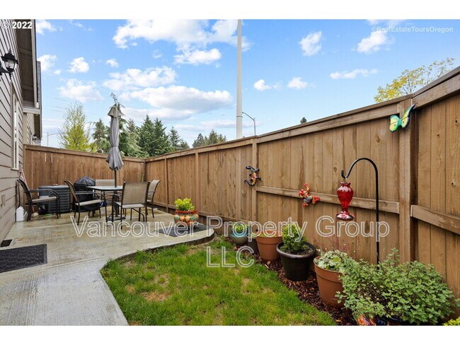 Building Photo - 2707 NE 131st Ct