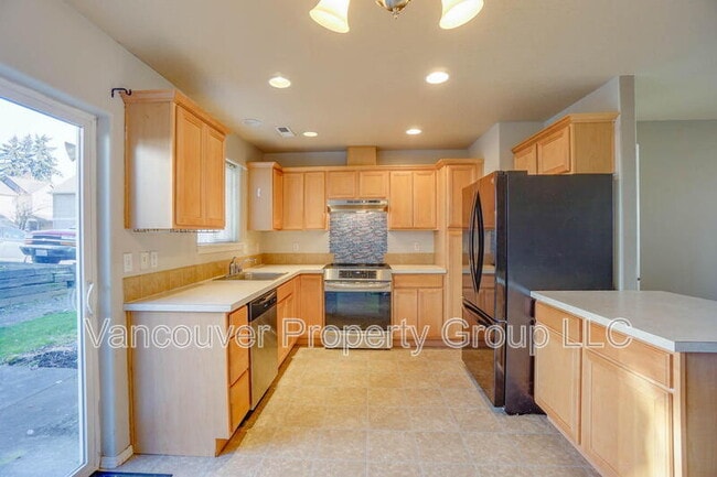 Building Photo - 4000 NE 109th Ave