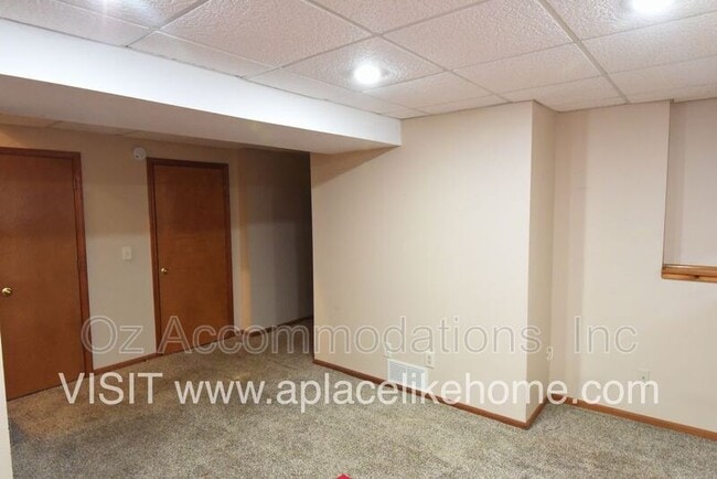 Building Photo - 6301 W 153rd St