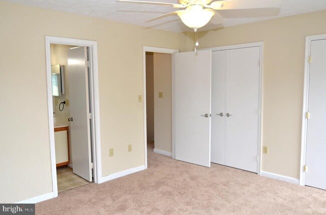 Building Photo - 46358 Columbus Dr