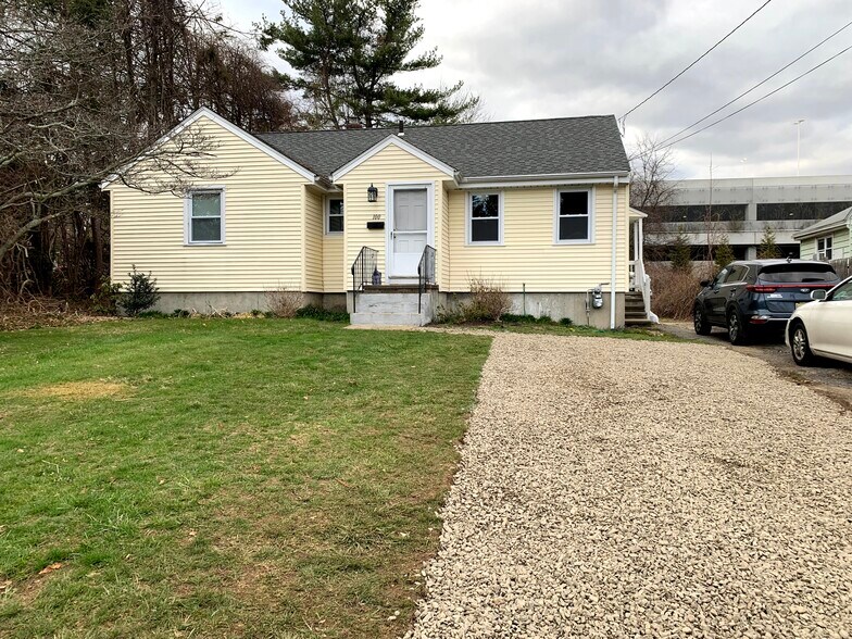 Building Photo - 100 Waller Rd