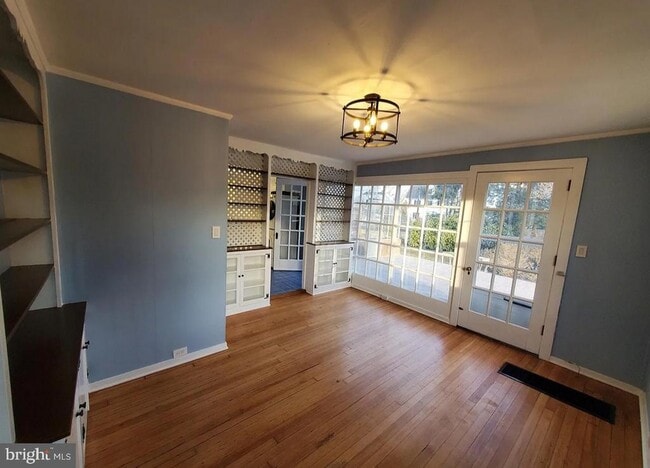 Building Photo - 409 S Ithan Ave