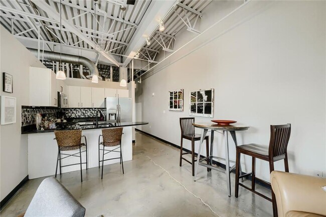 Building Photo - 5200 Peachtree Rd