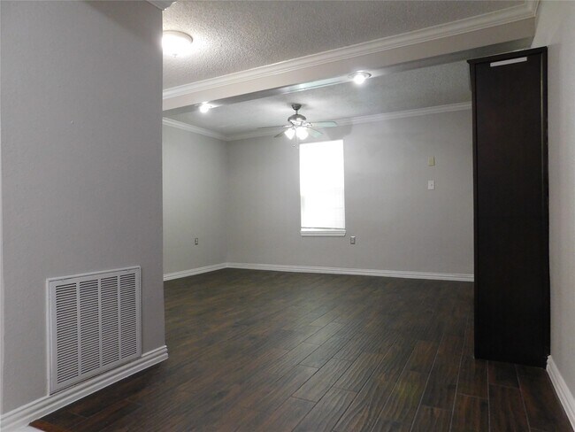 Building Photo - 1409 Wentworth St