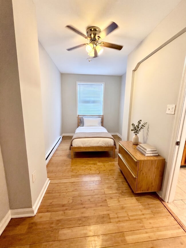 Building Photo - 6525 Saybrook Ave