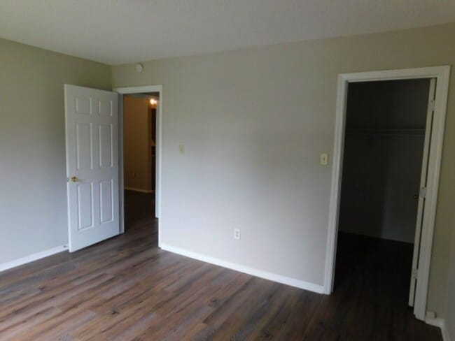 Building Photo - 1125 McGowan Dr