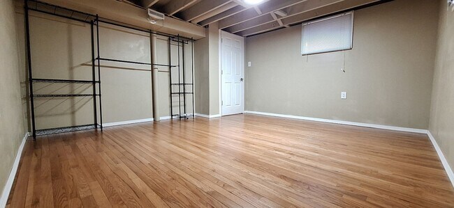 Building Photo - 539 Dawes St
