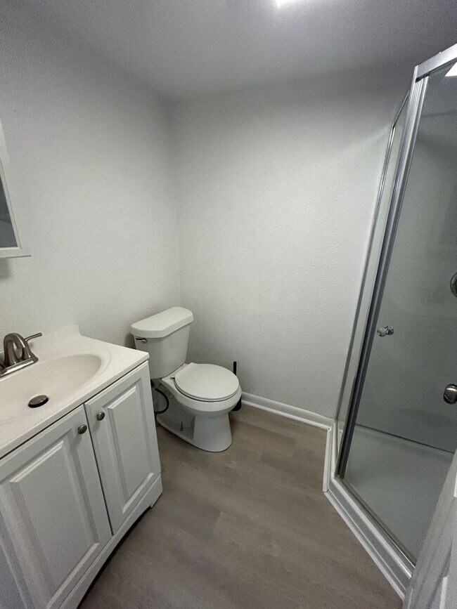 Building Photo - Charming 4 Bed, 3 Bath Home + Bonus 1 Bed/1 Bath Casita!