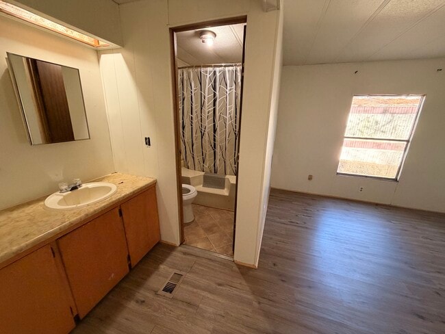 Building Photo - Trailer 9