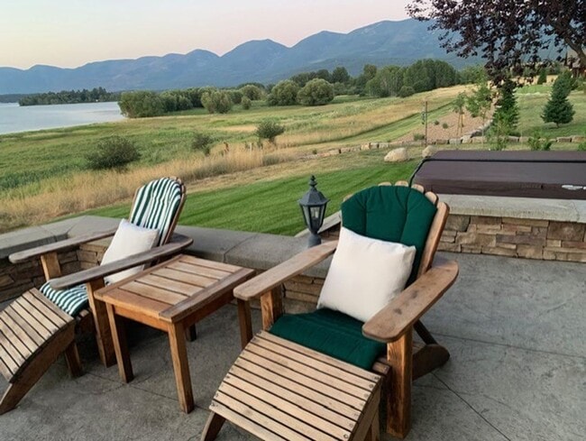 Building Photo - Fully furnished executive home with lake views located in gated community in Polson- Available Se...