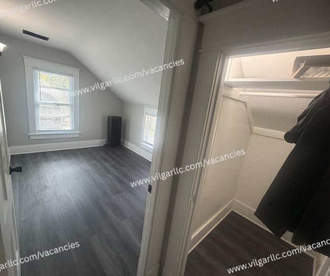 Building Photo - For Rent! 4 bedrooms , 2-full bath Home