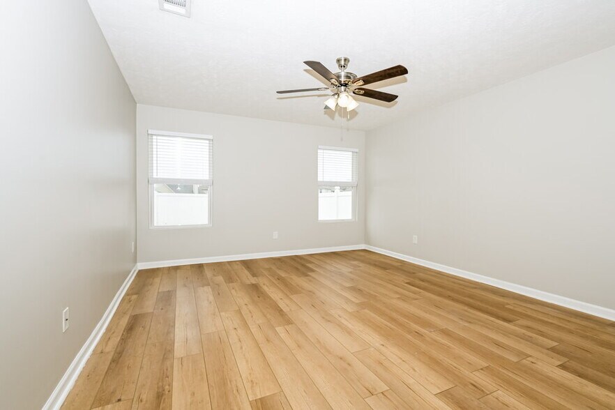 Building Photo - 711 Elderberry Way