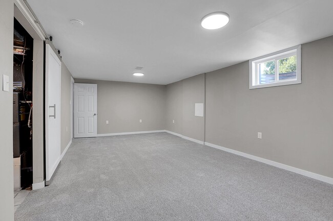 Building Photo - 4 bedroom, 2 bath Home in Golden