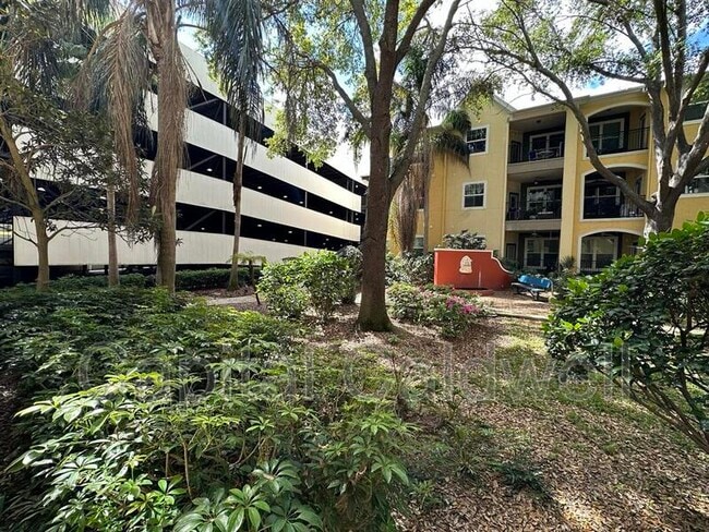 Building Photo - 1910 E Palm Ave