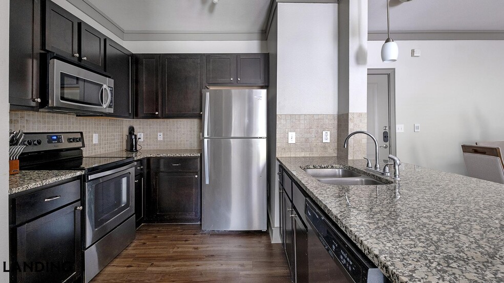 Building Photo - 18021 Kingsland Blvd